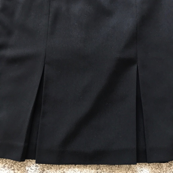 Clean work skirt - Picture 2 of 4